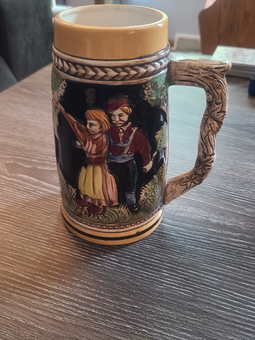 Vintage-style Ceramic Stein Mug in Yellow, Black, Green
